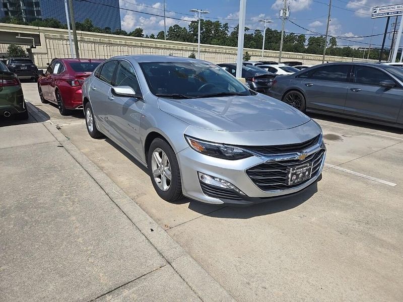 Used 2022 Chevrolet Malibu LTImage 2