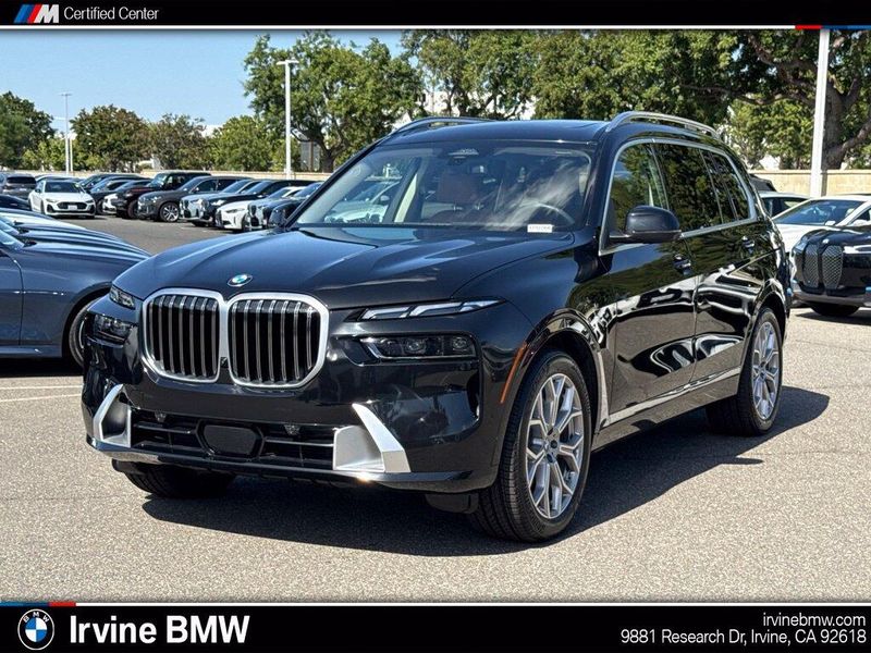 Used 2025 BMW X7 xDrive40iImage 1