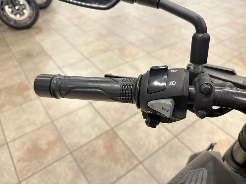 Used 2023 Honda CB300R ABS Image 22