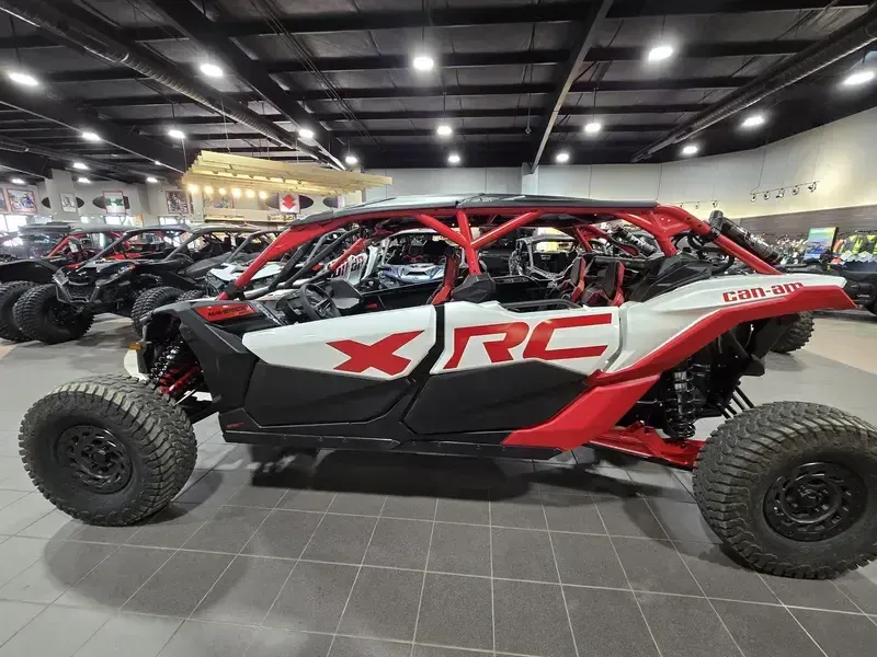 2025 Can-Am MAVERICK X3 MAX X RC TURBO RR HYBRID WHITE AND LEGION REDImage 1