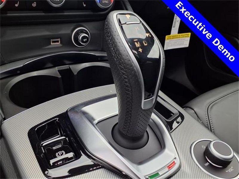 2025 Alfa Romeo Stelvio AWDImage 22