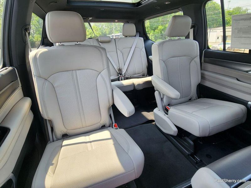 2025 Jeep Wagoneer Series Iii 4x4Image 3