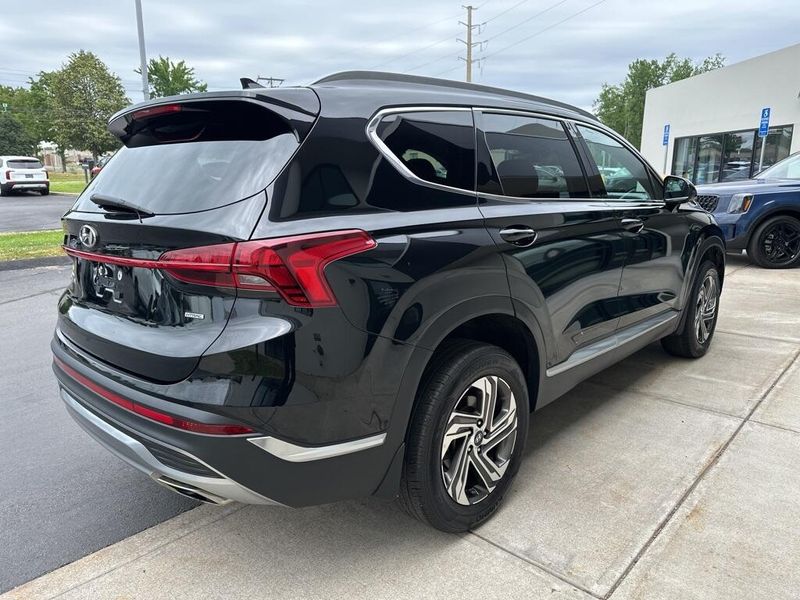 2022 Hyundai Santa Fe SELImage 5