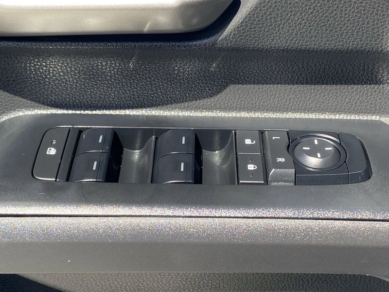 2024 Toyota Tacoma TRD SportImage 19