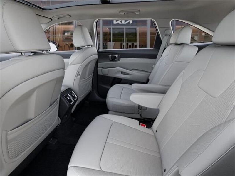 New 2025 Kia Sorento X-Line EXImage 18