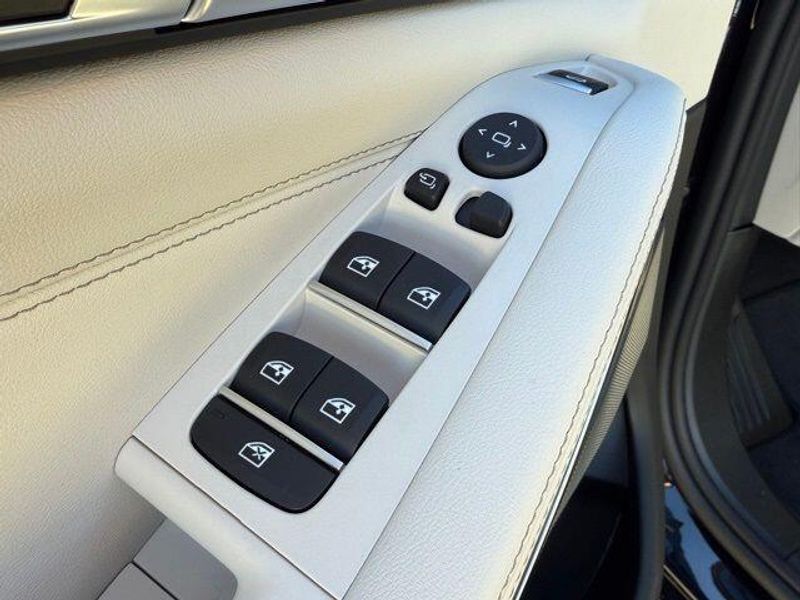 New 2026 BMW X5 xDrive40iImage 16