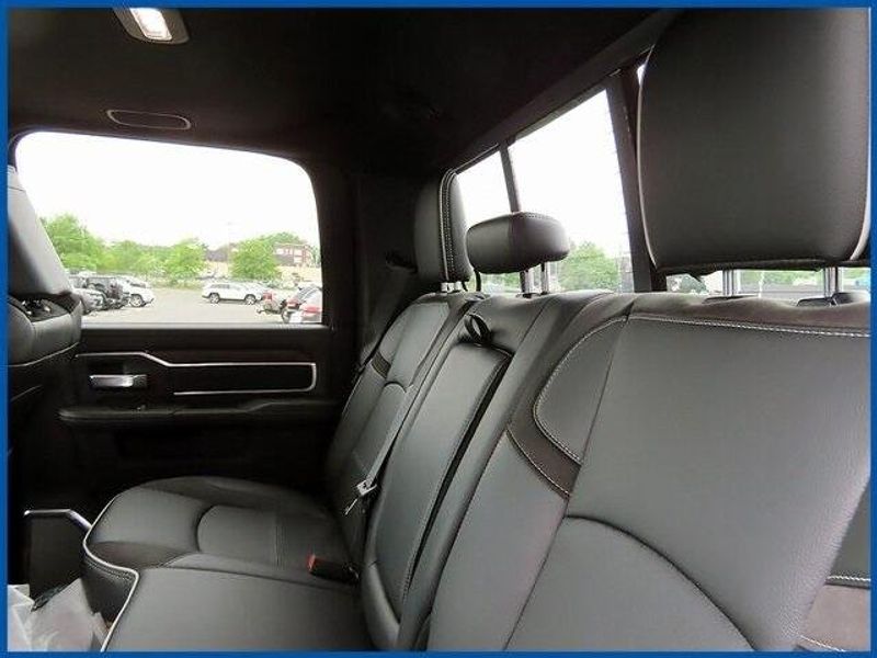2025 RAM 2500 LaramieImage 11