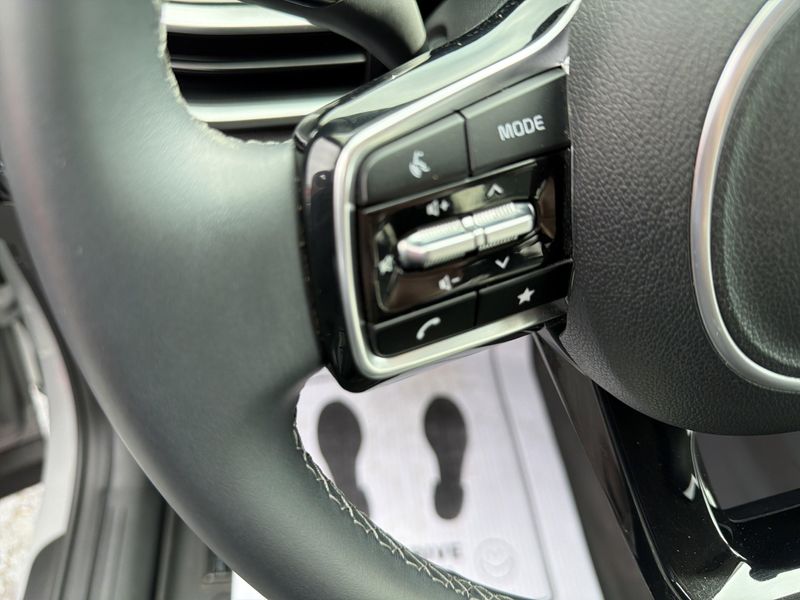 Used 2024 Kia Sorento SImage 29