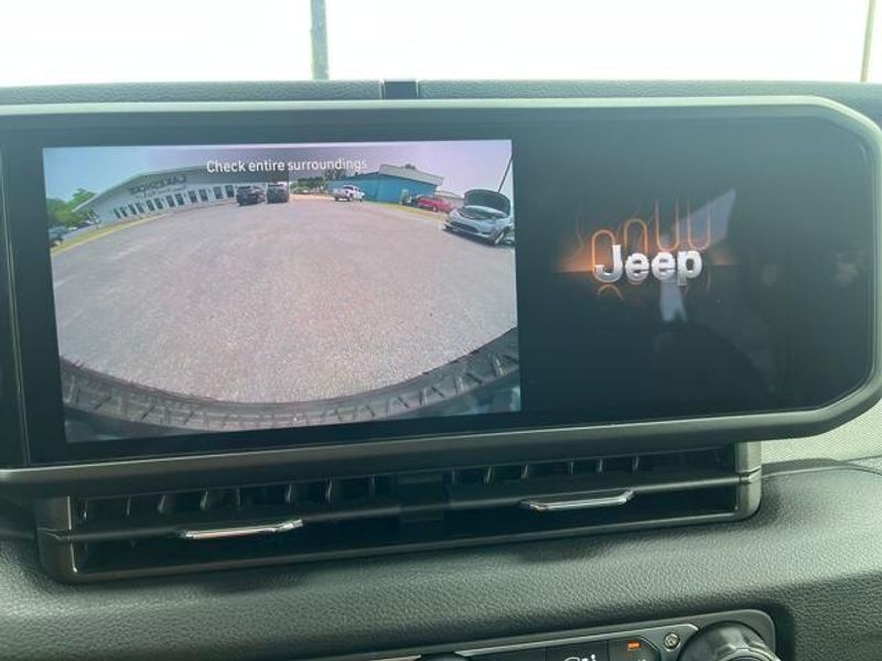 2025 Jeep Wrangler 4-door Willys