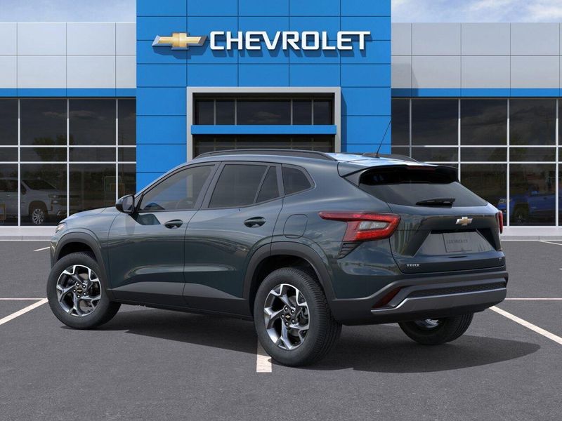 New 2025 Chevrolet Trax LTImage 3