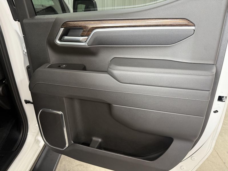 Used 2026 GMC Sierra 1500 ElevationImage 6