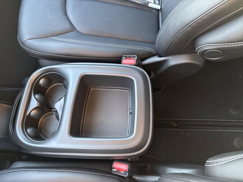 New 2026 Chrysler Pacifica SelectImage 33