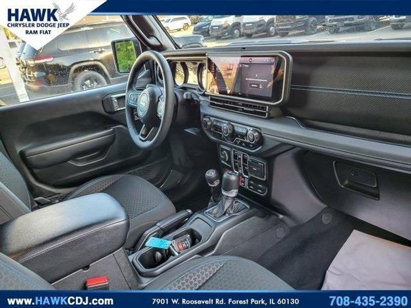2024 Jeep Wrangler Rubicon 4xe photo 29
