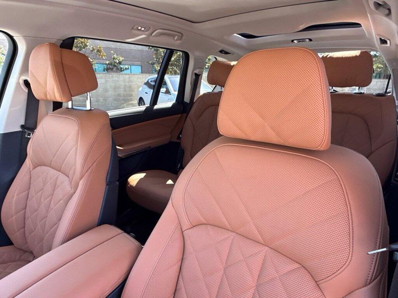 Used 2025 BMW X7 xDrive40iImage 22