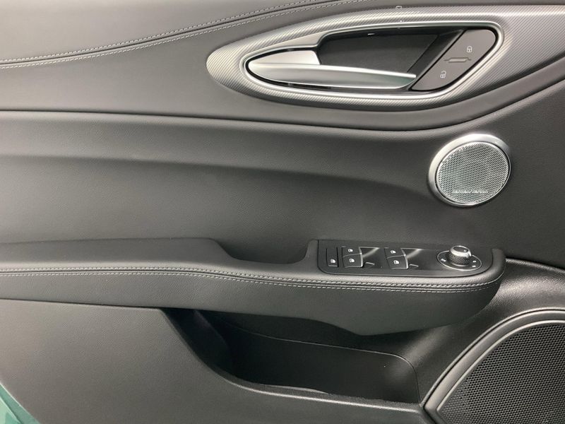 New 2026 Alfa Romeo Giulia AwdImage 18
