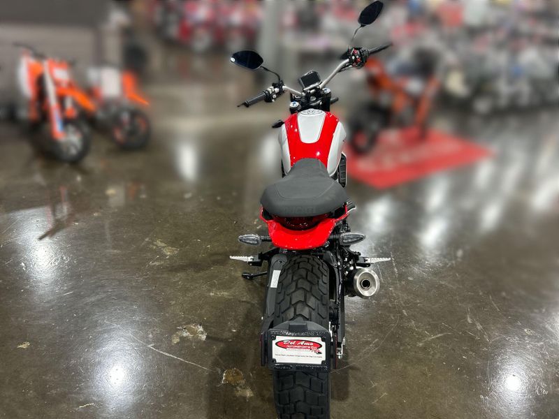 New 2025 Ducati SCRAMBLER 800 ICON Image 14