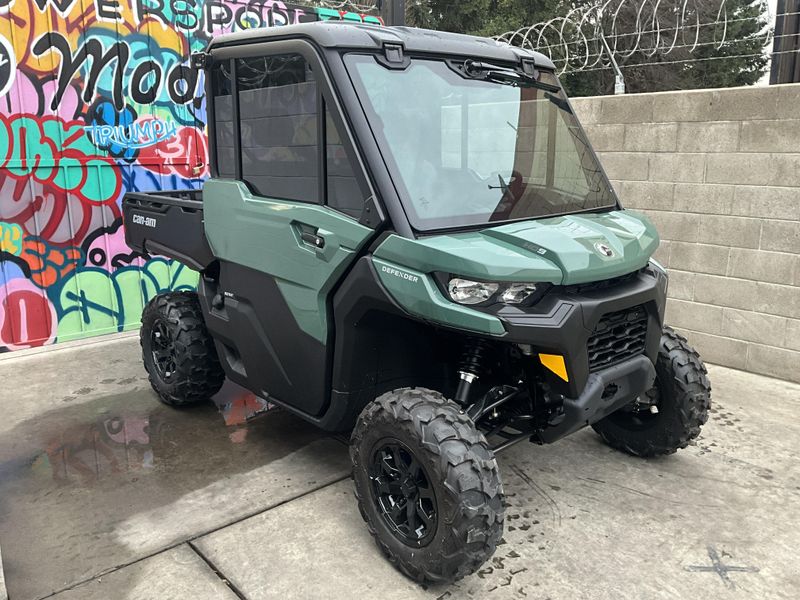 2025 Can-Am DEFENDER HD9 DPS CABImage 2