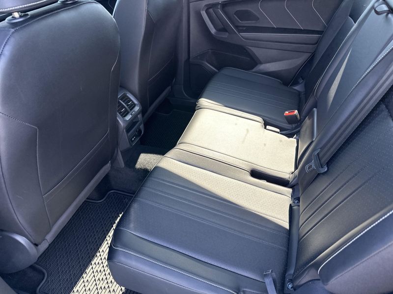 Used 2023 Volkswagen Tiguan SE R-Line BlackImage 19