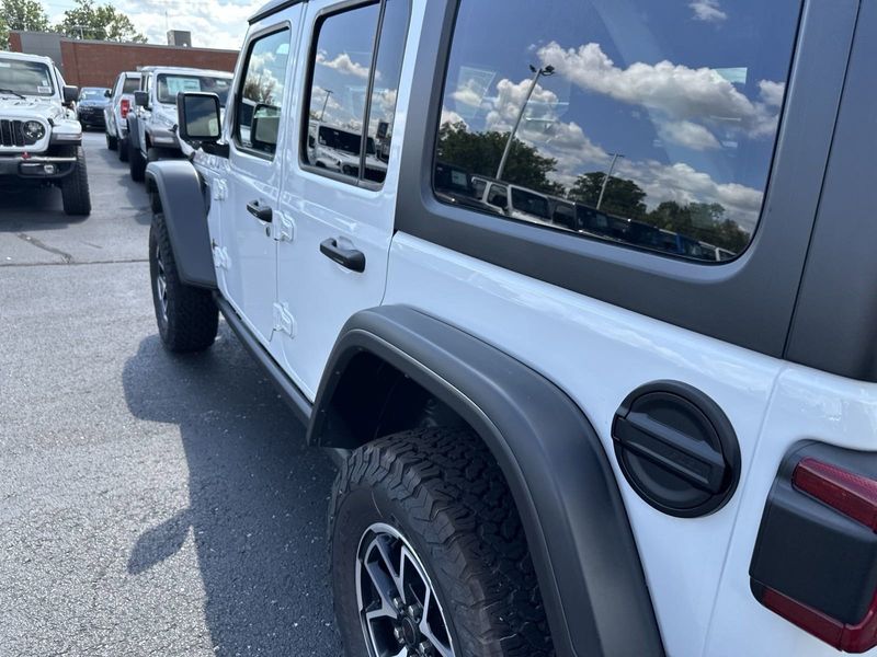 2024 Jeep Wrangler 4-door RubiconImage 13