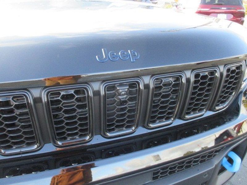 2023 Jeep Grand Cherokee 30th Anniversary 4xe in a Black exterior color and BLACKinterior. Oak Harbor Motors Inc. 360-323-6434 ohmotors.com 