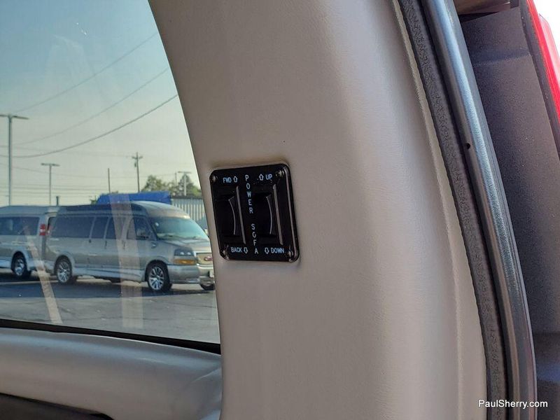 Used 2019 Chevrolet Express 2500 Image 16