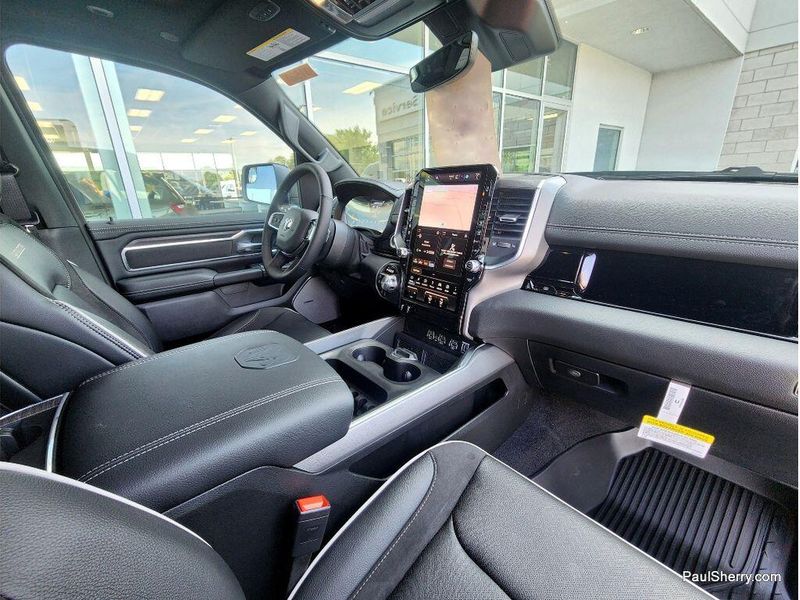 New 2026 RAM 1500 Laramie Crew Cab 4x4 5'7' Box