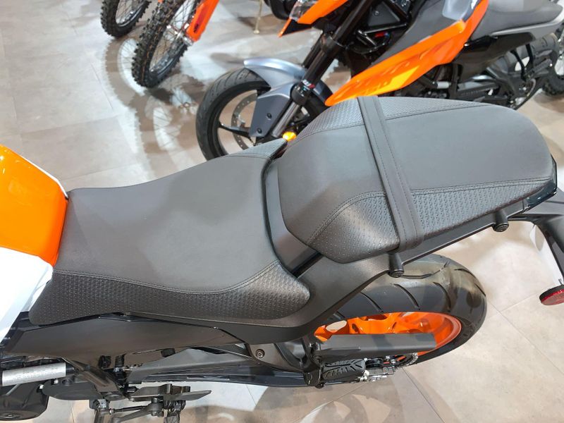 New 2024 KTM 250 DUKE Image 18