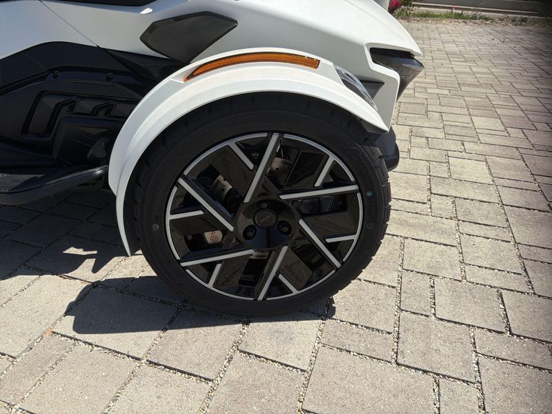 New 2026 Can-Am SPYDER RT SEA-TO-SKY (SE6) Image 19