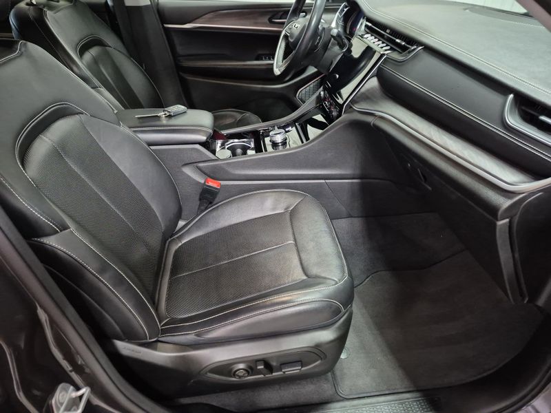 Used 2022 Jeep Grand Cherokee L LimitedImage 12