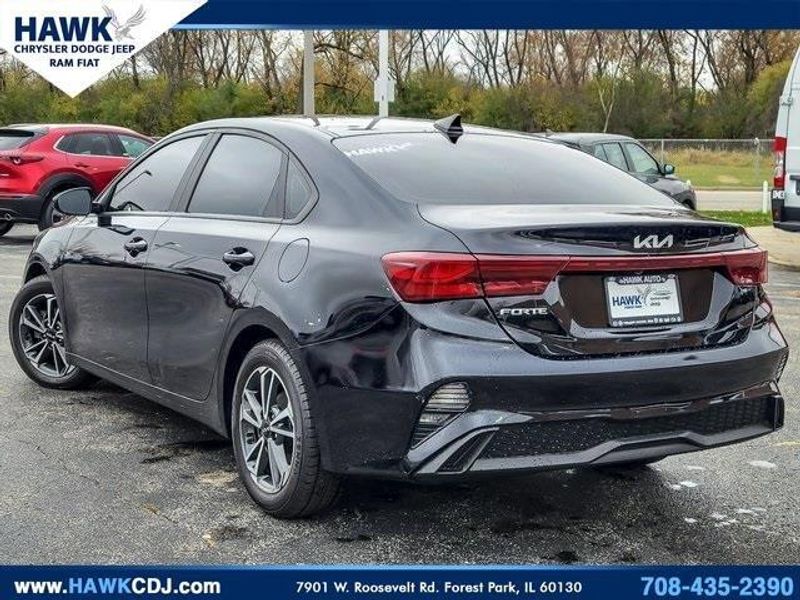 2023 Kia Forte LXS photo 4