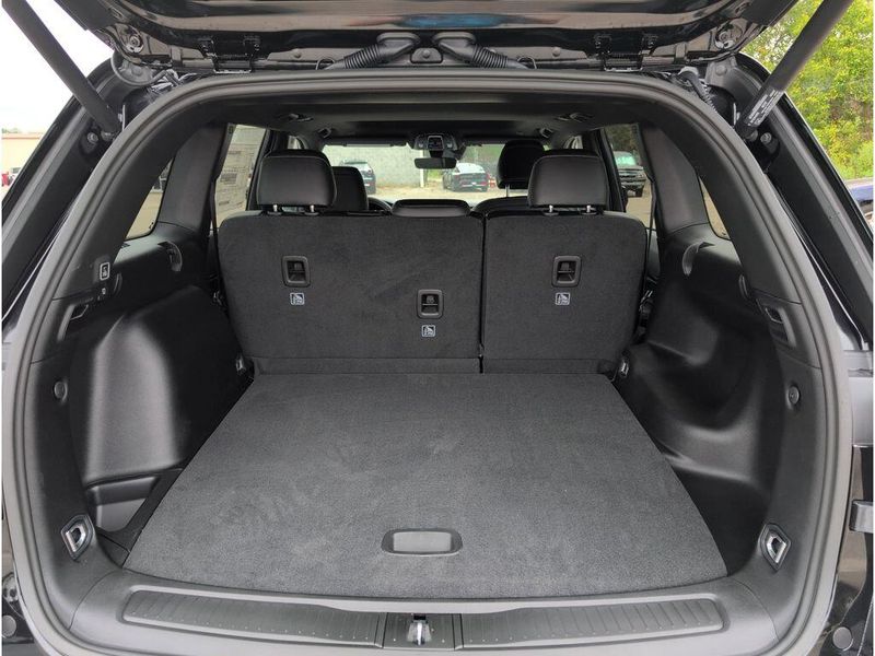 New 2025 Jeep Grand Cherokee Altitude X 4x2Image 34