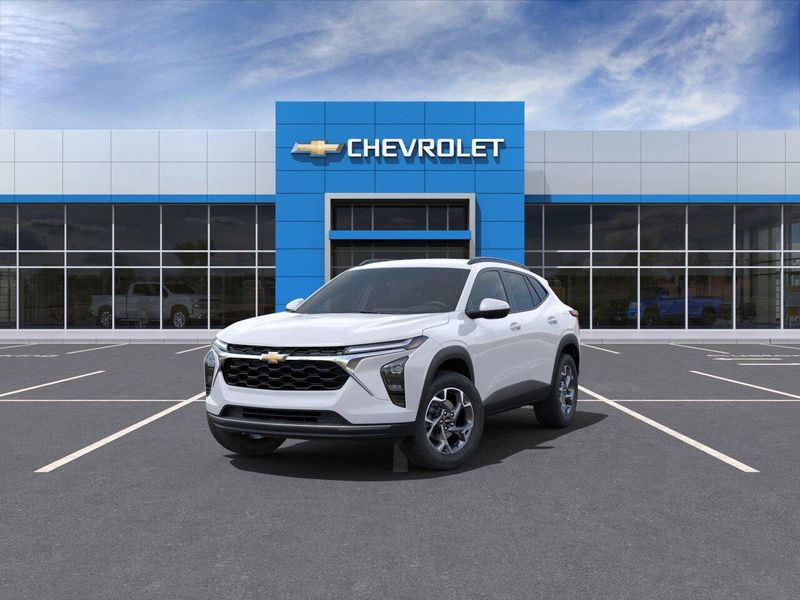 2025 Chevrolet Trax LTImage 8