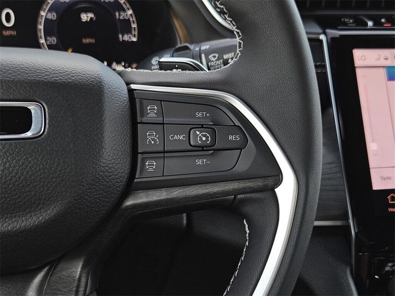 2025 Jeep Grand Cherokee L Limited 4x4Image 13