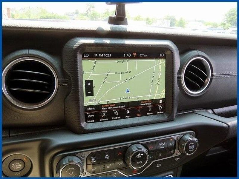 Used 2022 Jeep Wrangler Unlimited SaharaImage 16