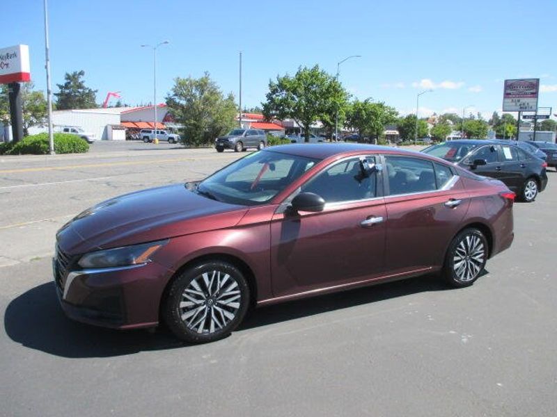 Used 2024 Nissan Altima 2.5 SVImage 28