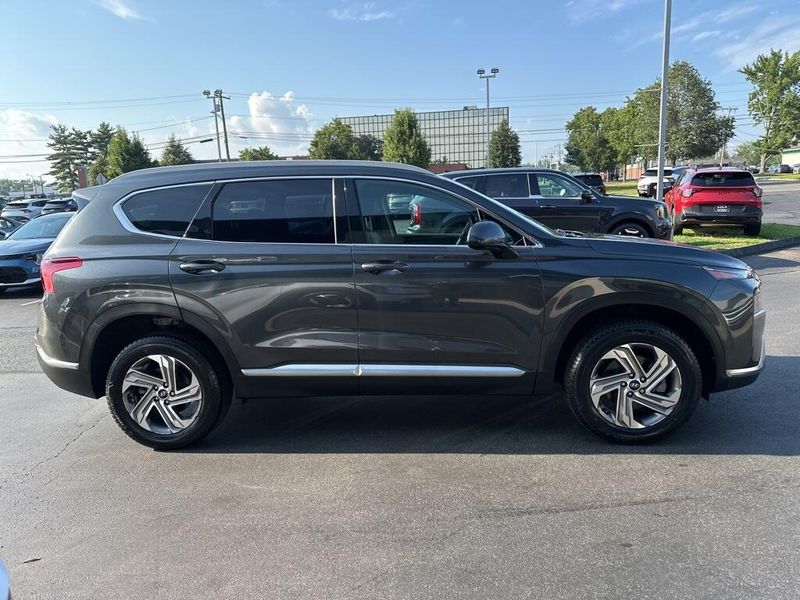 Used 2022 Hyundai Santa Fe SELImage 4