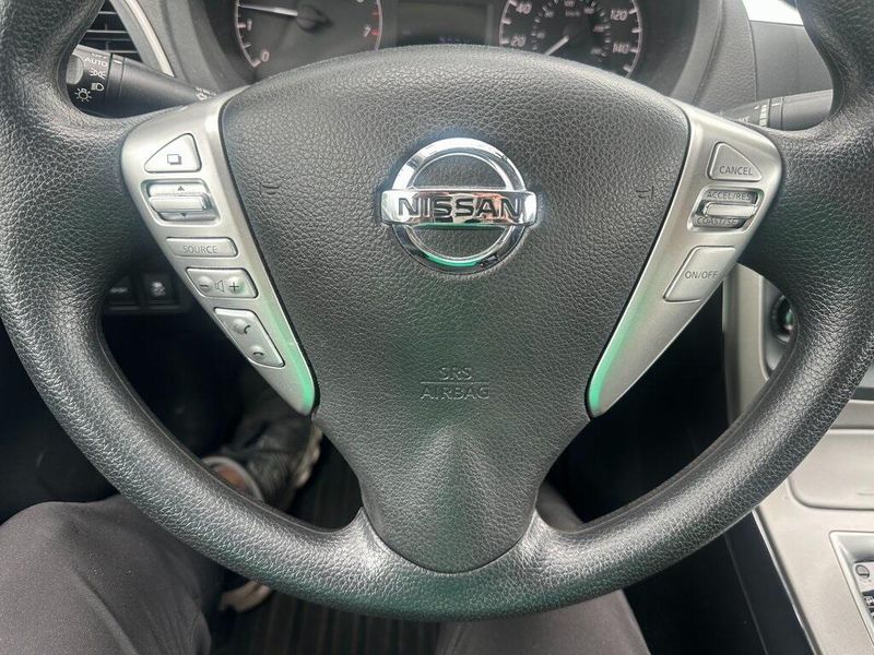 2015 Nissan Sentra SImage 3
