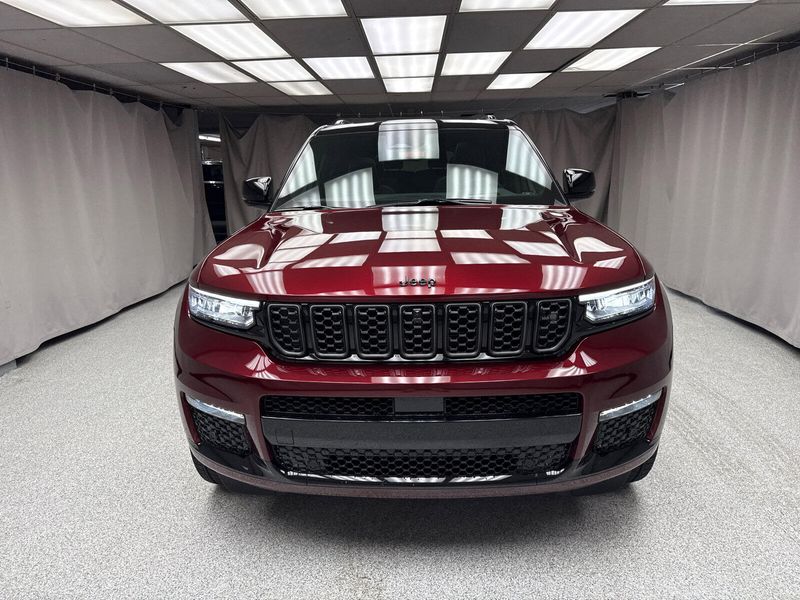 New 2025 Jeep Grand Cherokee L Summit Reserve 4x4Image 5
