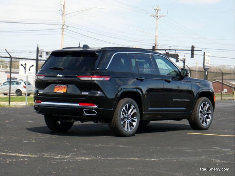 New 2025 Jeep Grand Cherokee Overland 4x4Image 12
