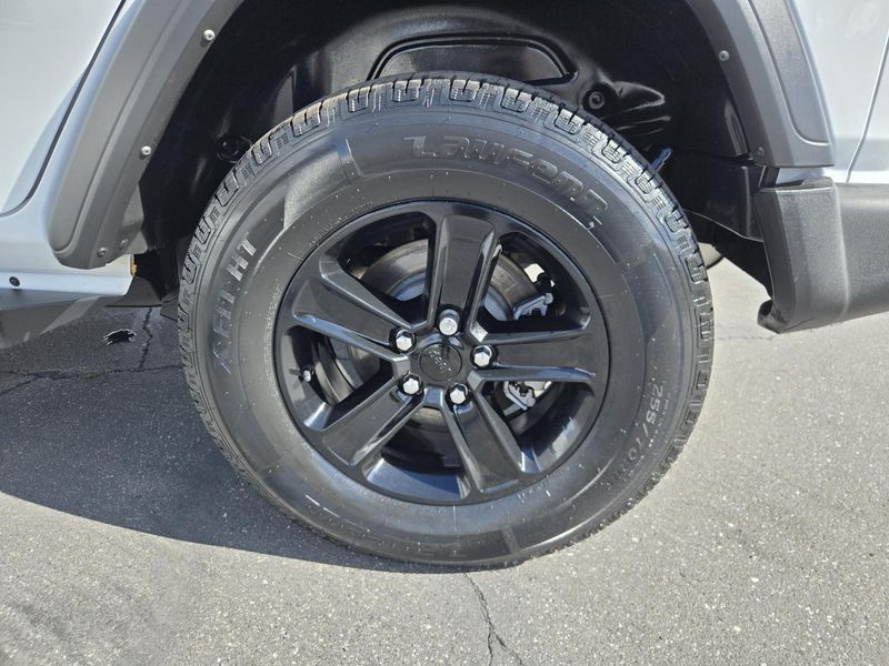 Used 2022 Jeep Wrangler Unlimited Sport Altitude 4x4