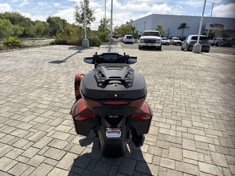 New 2026 Can-Am SPYDER F3 LIMITED SPECIAL SERIES (SE6) Image 16