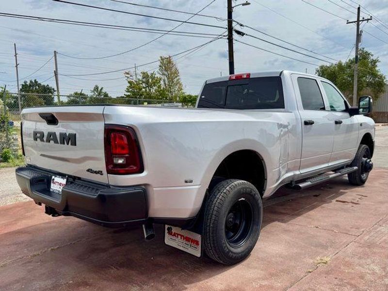 New 2027 RAM 3500 TradesmanImage 5