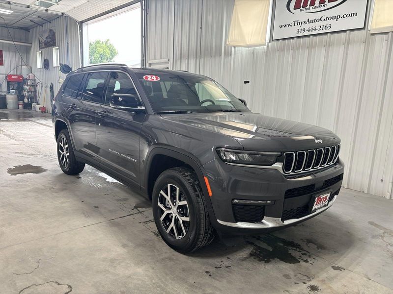 2024 Jeep Grand Cherokee L Limited 4x4Image 3