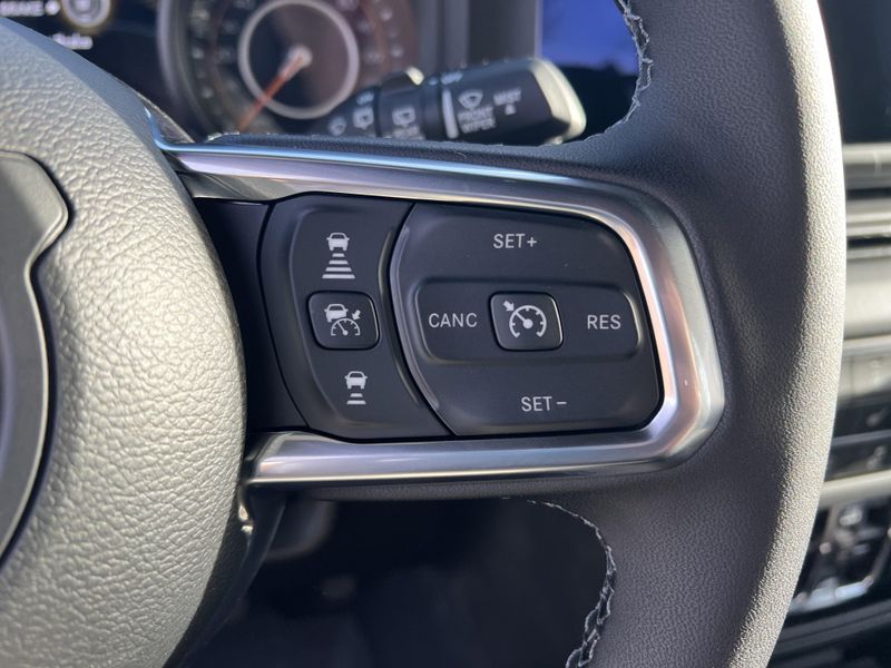 New 2026 Jeep Wrangler 4-door SaharaImage 15