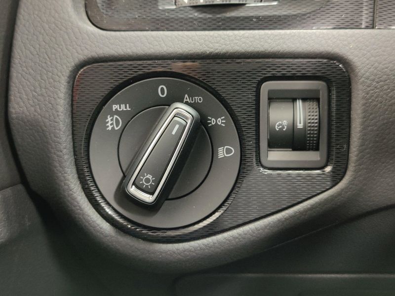 Used 2017 Volkswagen Golf GTI Autobahn w/Performance Pkg/DCC/SunroofImage 29