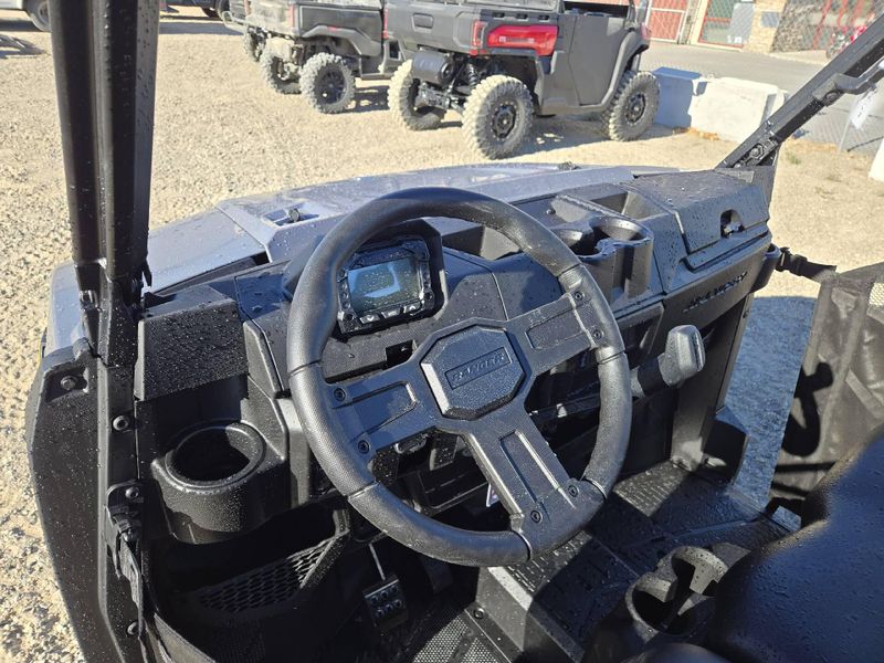 New 2027 Polaris RANGER CREW 1000 Image 11
