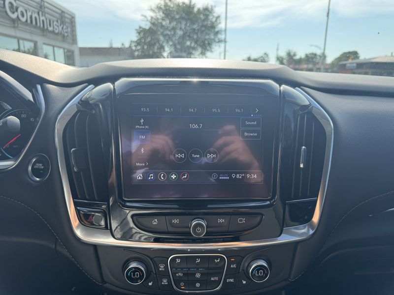 Used 2020 Chevrolet Traverse LT ClothImage 21