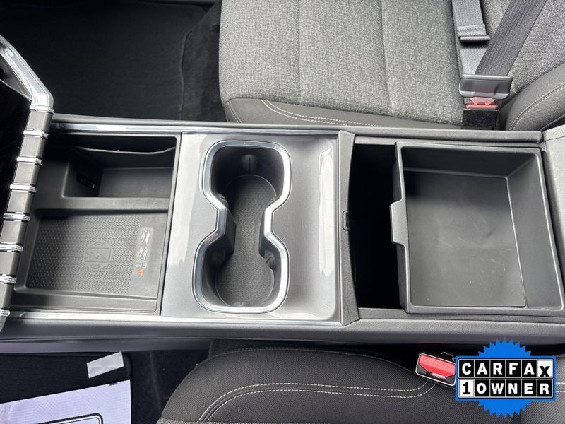 Used 2025 GMC Acadia FWD ElevationImage 30