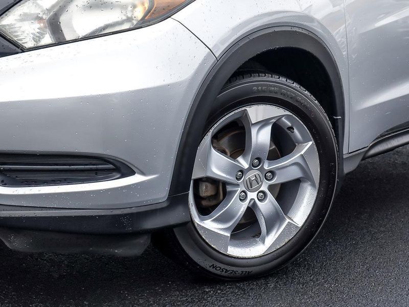 2016 Honda HR-V LX photo 3