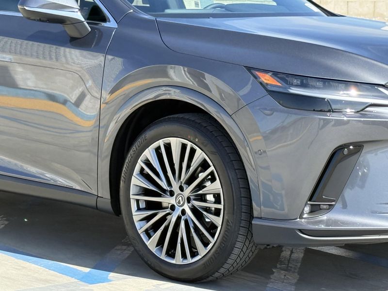 New 2026 Lexus RX 450h+ LuxuryImage 4